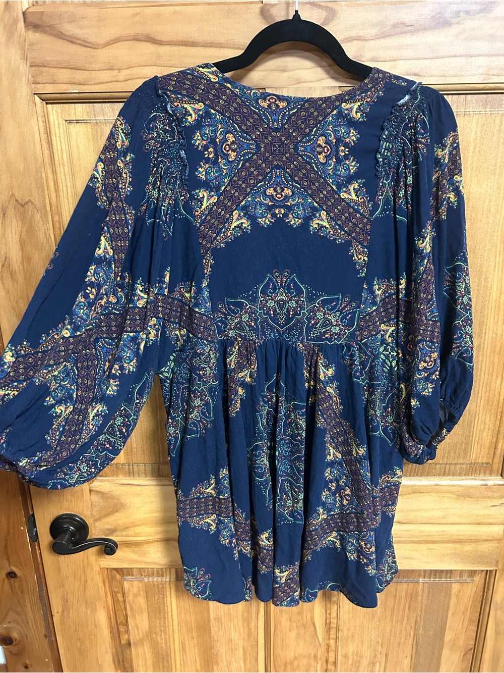 Women’s Free People Bohemian Navy Paisley V-Neck Women’s Shirt. Sz Small - Picture 2 of 6